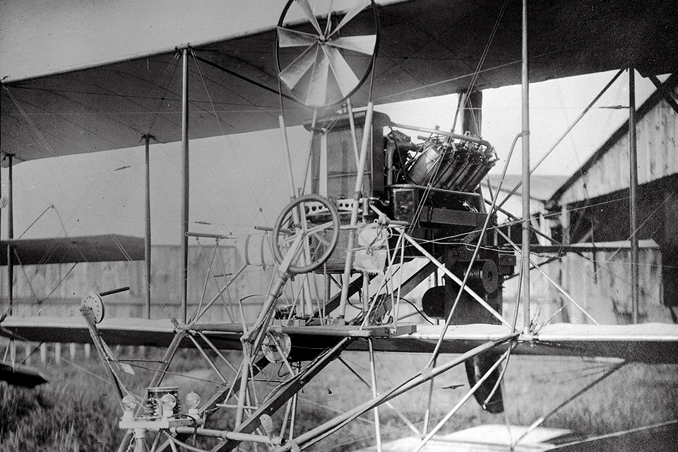 A view of the Sperry autopilot installed on an early Curtiss biplane at Hammondsport, N.Y., where Lawrence received his pilot’s license in 1913. (Glenn H. Curtiss Museum)