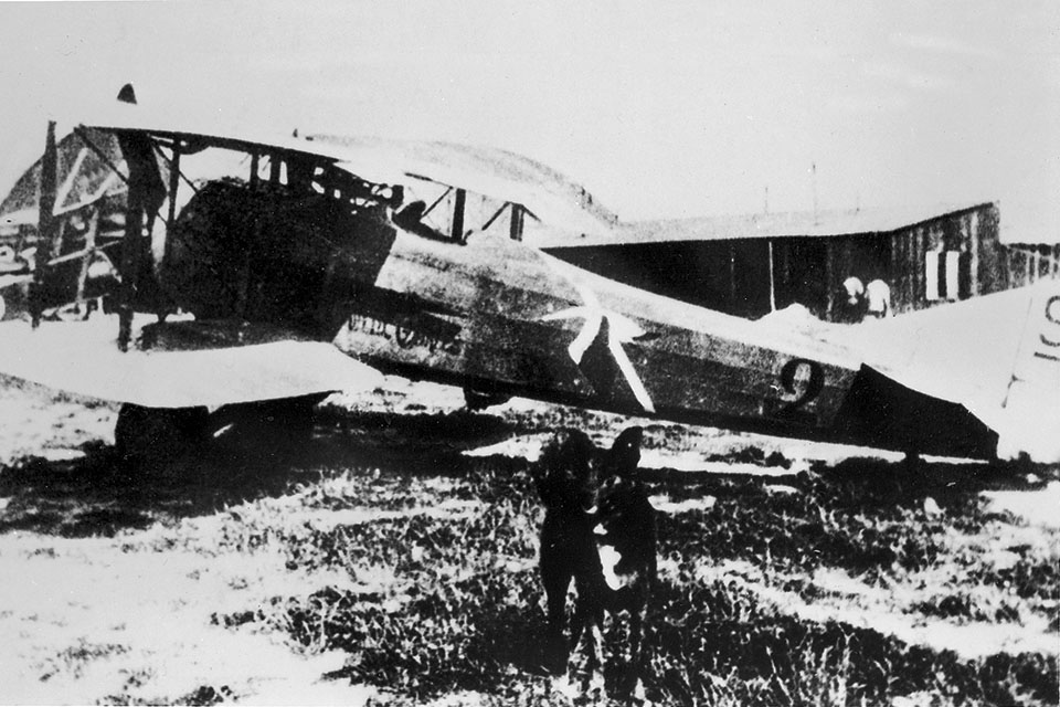 One result of Guynemer’s suggestions to advance the fighter state of the art was the Spad XII, armed with a 37mm cannon and a .30-caliber machine gun, in which he scored four of his victories. (Service Historique de l’armée de l’air b76/1875)