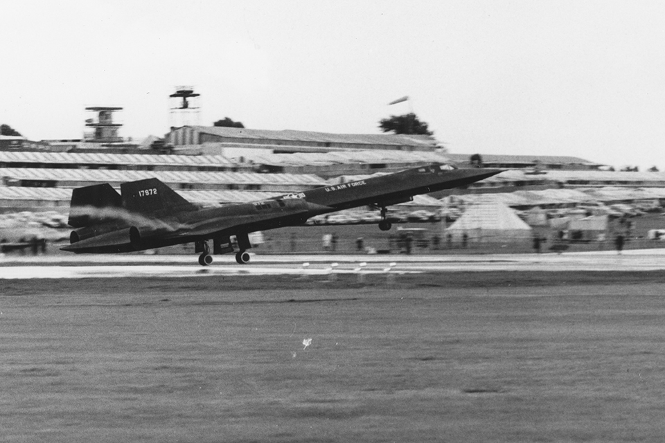 Adams and Machorek land 972 at the 1974 Farnborough Airshow after setting the first of two records. (U.S. Air Force)
