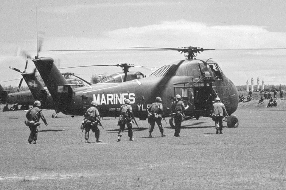 Corps copter: The Marines’ Sikorsky H-34, with the same engine as the Shawnee, carried a heavier sling load but fewer troops. (National Archives)
