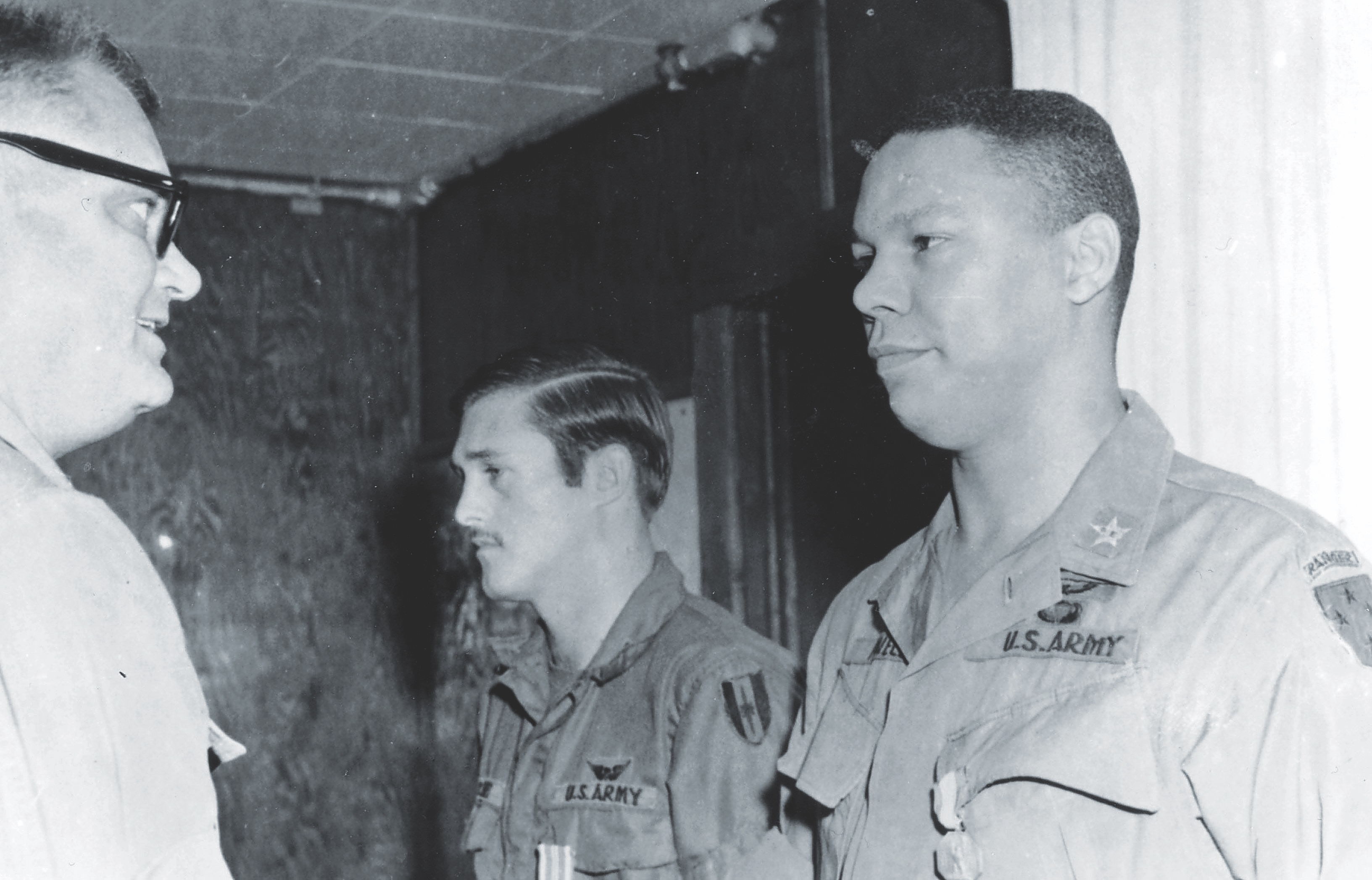 Powell receives the Soldier’s Medal for heroism from Gettys. (Courtesy Colin L. Powell)