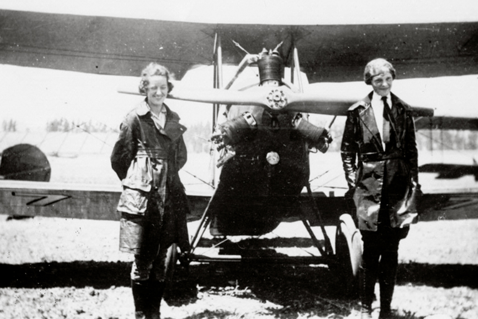 Flight instructor Neta Snook with her student Amelia Earhart at Kinner Field, Los Angeles, in 1921. (Smithsonian Institution)