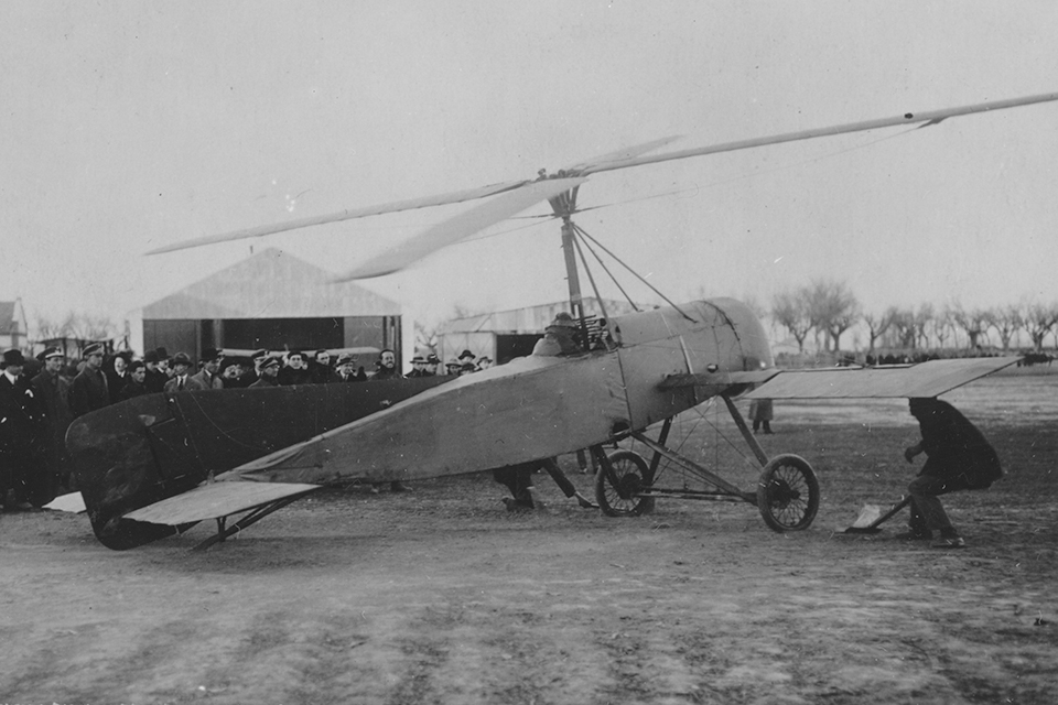On January 31, 1923, the C.4, Cierva’s first successful Autogyro, sets out for a military demonstration flight at Custro Vientos, Spain. (National Archives)
