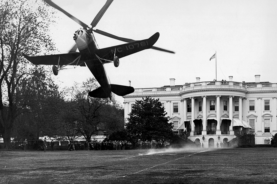 James Ray takes off in a Pitcairn PCA-2 from the White House lawn in 1931, after President Hebert Hoover presented the Collier Trophy to the Autogyro’s manufacturers. (Underwood & Underwood/Corbis)