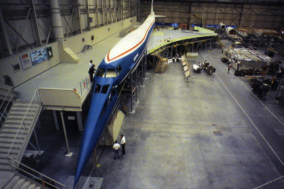 The final mockup of Boeing’s supersonic transport shed its swing wings for a double delta. (Boeing)