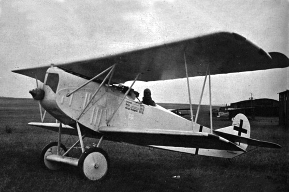 This photo, taken sometime around August 1918, shows Hermann Gör­ing preparing for another sortie in his all-white Fokker D.VII. (HistoryNet Archives)