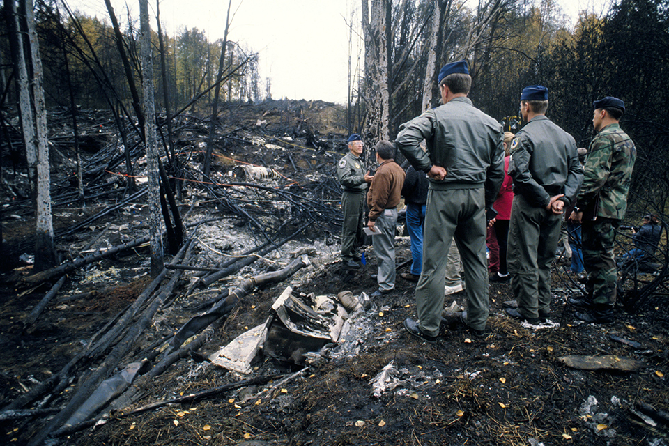 Investigators examine the wreckage of a U.S. Air Force E-3 “Sentry” aircraft, destroyed along with its crew of 24, after striking a flock of Canada geese in September 1995. (Anchorage Daily News)