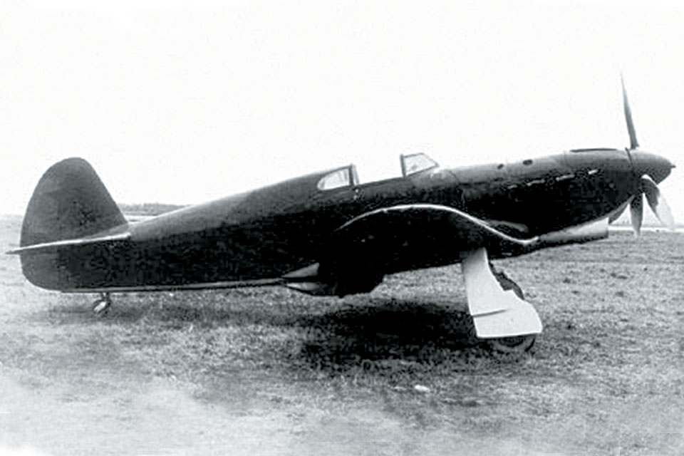 An early Yak-1 displays the clean lines and basically sound design of the fighter series. (National Archives)