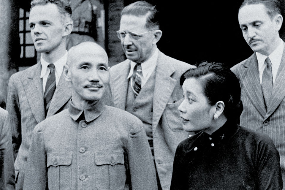 McDaniel (rear left) often interviewed China’s Nationalist leader Chiang Kai-shek (front left) before the Japanese invasion. (Harris/Associated Press)