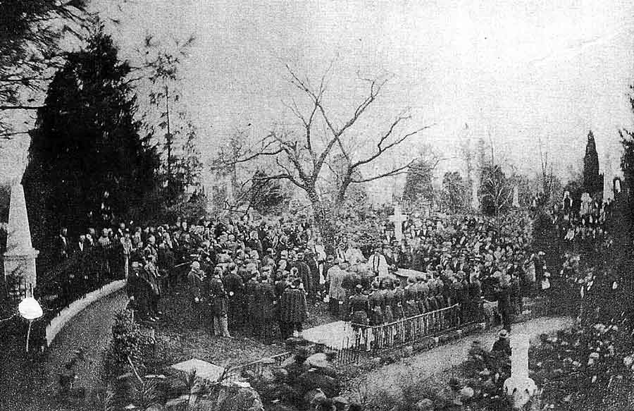 The famous general’s simple marker stands in contrast to his 1872 funeral, described as an “imposing affair” by a contemporary Philadelphia newspaper. (Gen. Meade Society of Philadelphia, www.GeneralMeadeSociety.org)