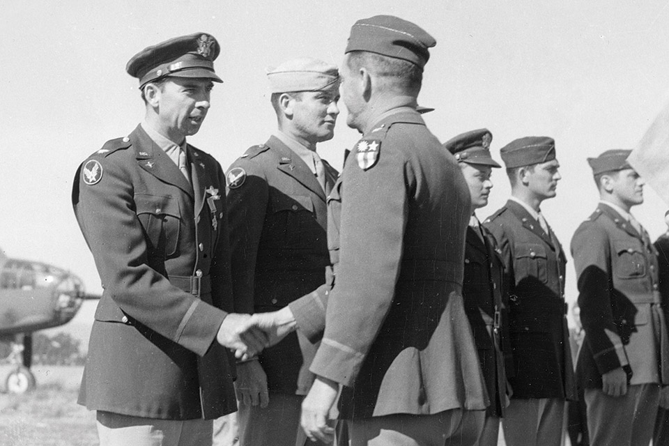Chennault awards Scott the Silver Star on December 20, 1942. (National Archives)