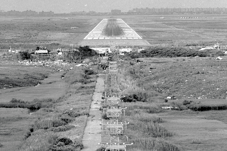 The remains of Eastern Airlines Flight 66 litter Rockaway Boulevard on June 24, 1975, after the 727 encountered a thunderstorm downdraft and crashed short of the runway. (Photo by Jim Hughes/NY Daily News Archive via Getty Images)