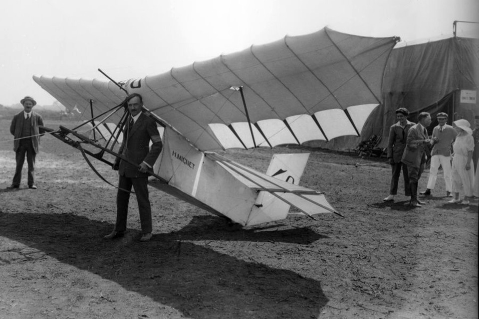 Mignet with his HM.5 glider at Vauville, France, in 1923. (RAF Museum, Hendon)