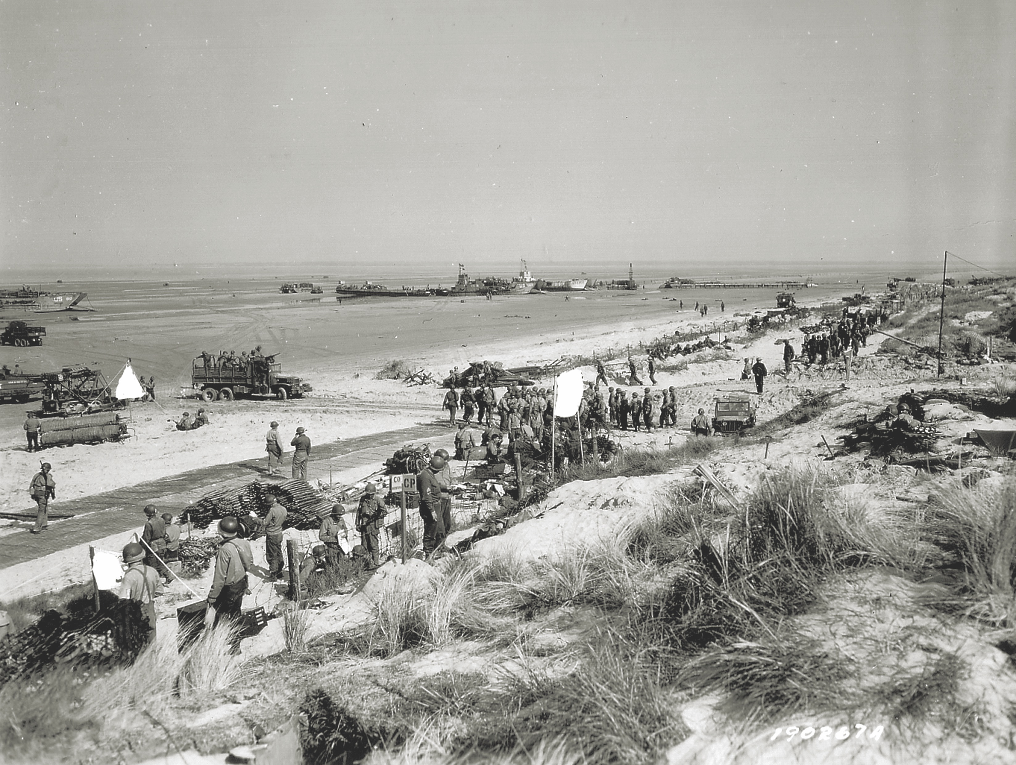 История высадки. Юта Бич Нормандия 1944. Высадка в Нормандии 1944. Пляж Юта 1944. Высадка в Нормандии пляж Юта.