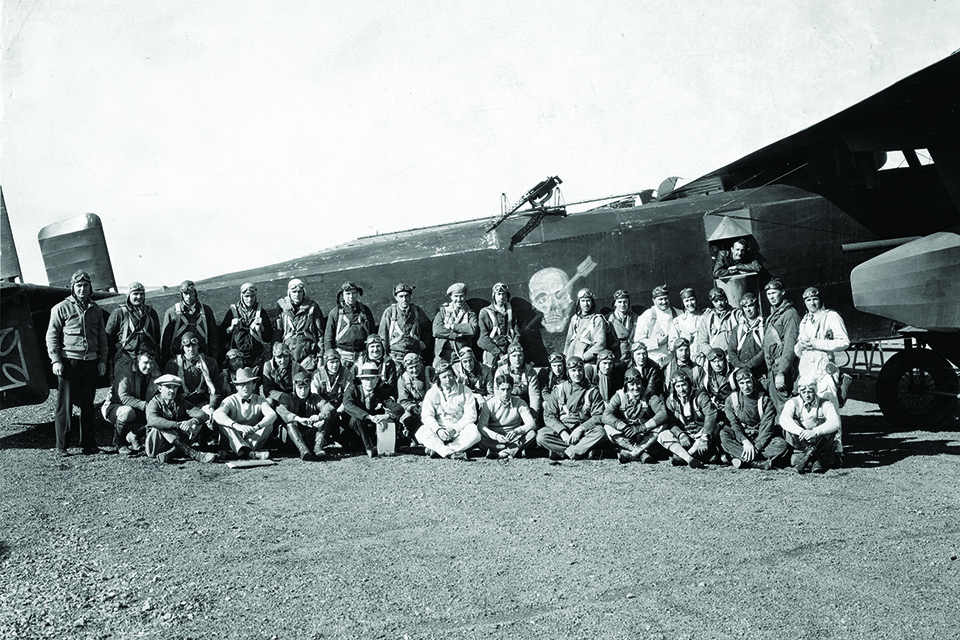 Hughes’ pilots pose with the Sikorsky S-29 that was modified to resemble a German Gotha bomber. (San Diego Air & Space Museum Archive)