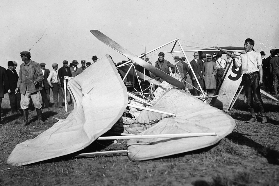 Less than a week later, the remains of Hoxsey’s Wright airplane lie crumpled on Dominguez Field after his fatal crash. (Aviation History Collection/Alamy)