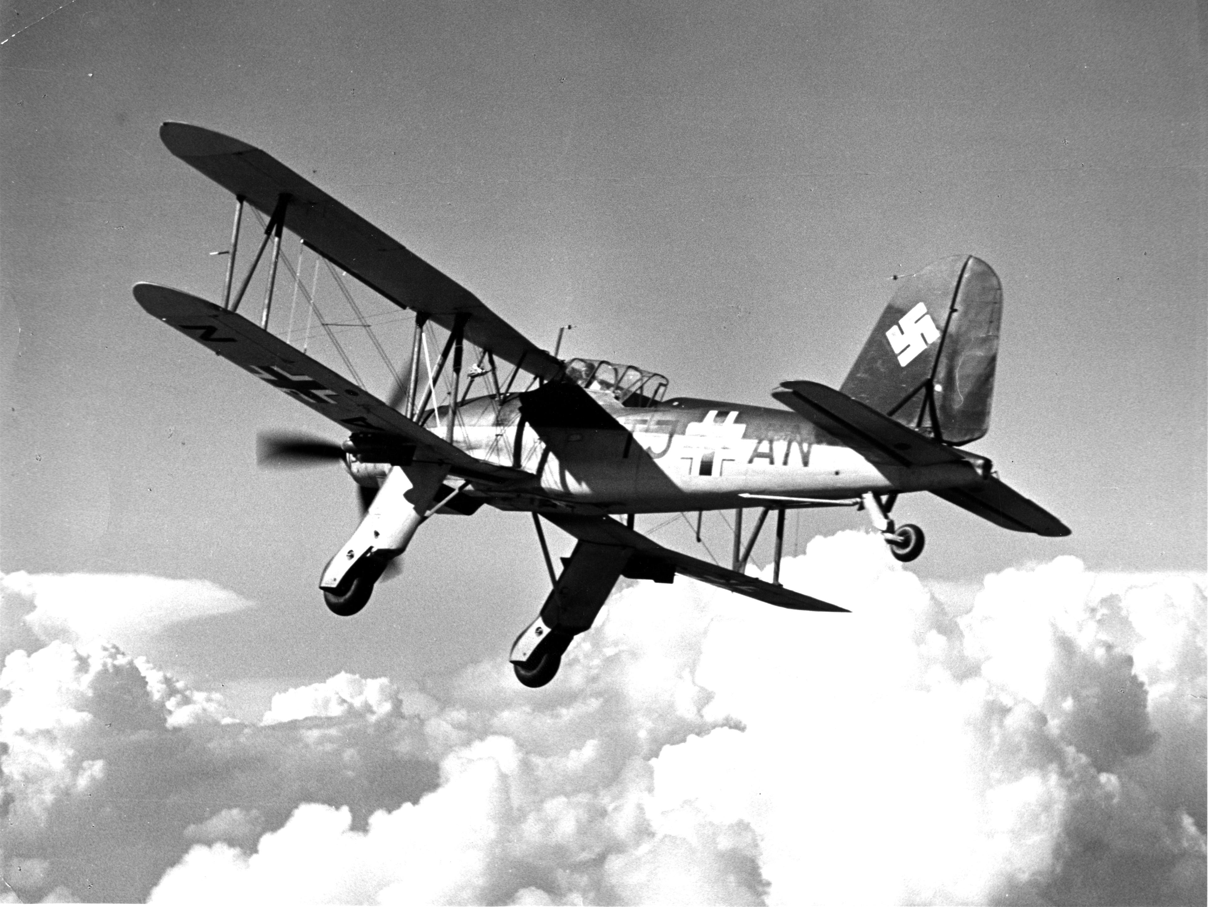 Первые немецкие самолеты. Fieseler Fi 167 торпедоносец. Fi 167 самолет. Бипланы третьего рейха. Fi-167 Torpedo Bomber.