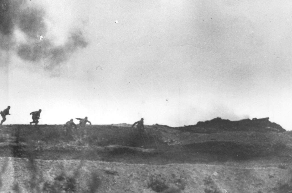 German troops attack a Soviet bunker at Leningrad, 1941. / Polish State Archive