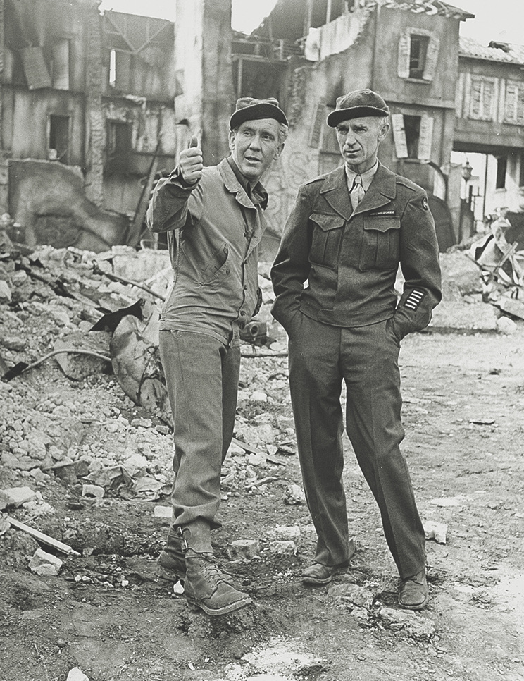 Pyle with actor Burgess Meredith on the set of The Story of G.I. Joe in 1944. (Bob Landry/LIFE Picture Collection/Getty Images) 