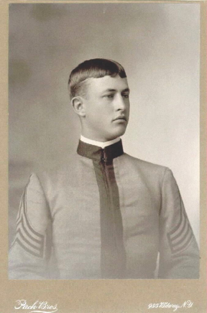 The son of a cavalryman, Craig was admitted to West Point at age 19 and graduated in 1898. (The History Collection/Alamy) 