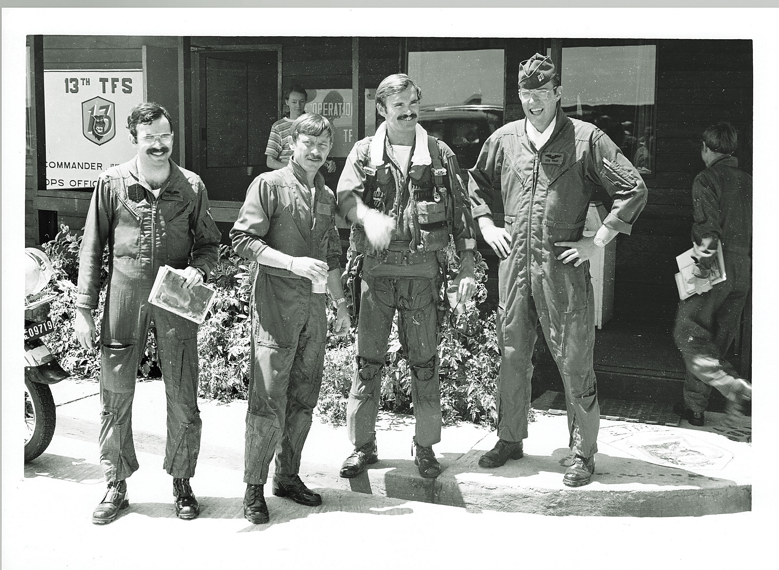 Two crews of the 13th Tactical Fighter Squadron celebrate victory on April 16, 1972. From left: Jeffrey Feinstein, Cherry, Fred Olmsted and Stu Maas. / courtesy Brig. Gen. Dan Cherry, USAF Ret. 