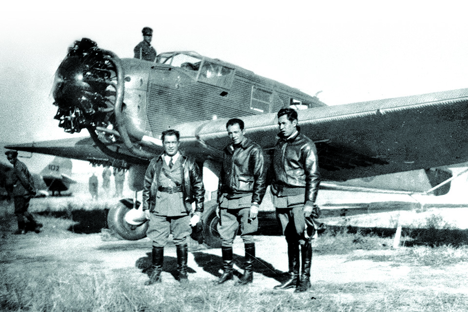Bolivian pilots (from left) Captain Eliodoro Nery, Major Jorge Jordan and 1st Lt. Juan Antonio Rivera stand with a Junkers K-43 bomber during the 1934 Battle of Ballivián. Nery was killed in July, though there were conflicting accounts of his demise. (Courtesy of Antonio Luis Sapienza via Ramiro Molina Alanes)