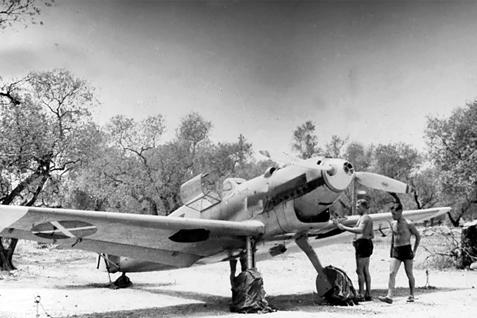 German mechanics check a Bf-109B-2. (HistoryNet Archives)