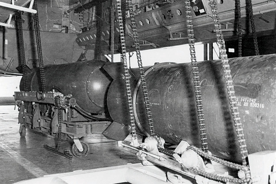 Two Mark 15 thermonuclear bombs, identical in appearance to the Mark 39s carried by “Doe 11,” await loading into a B-52. (San Diego Air & Space Museum)