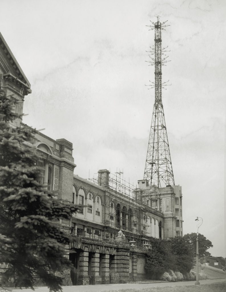 The BBC television transmitter, inactivated since the start of the war, became an effective weapon in jamming German navigation beams. (Topical Press Agency/Hulton Archive/Getty Images)