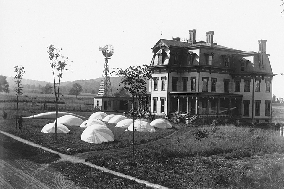 Myers grows a crop of gasbags at his “Balloon Farm” in Frankfort, N.Y. (National Air and Space Museum Archives)