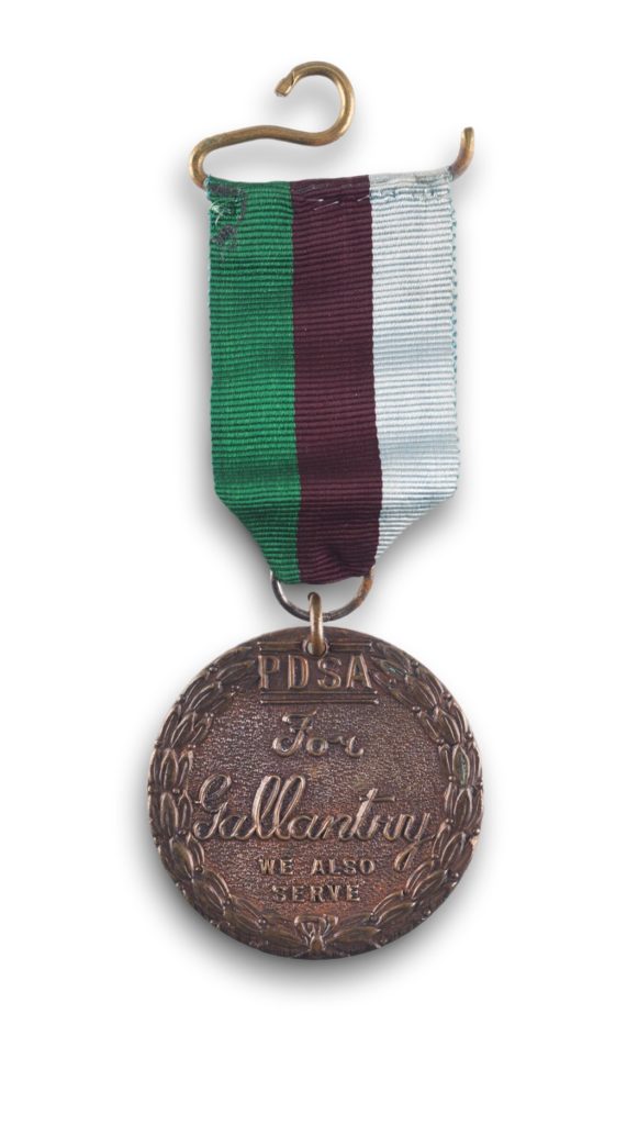 The Dickin Medal (© IWM EPH 9321)