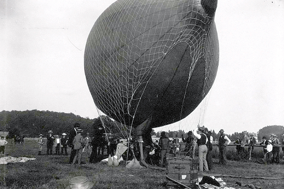 Myers’ airship is inflated and the control car attached prior to launch. (National and Space Museum Archives)