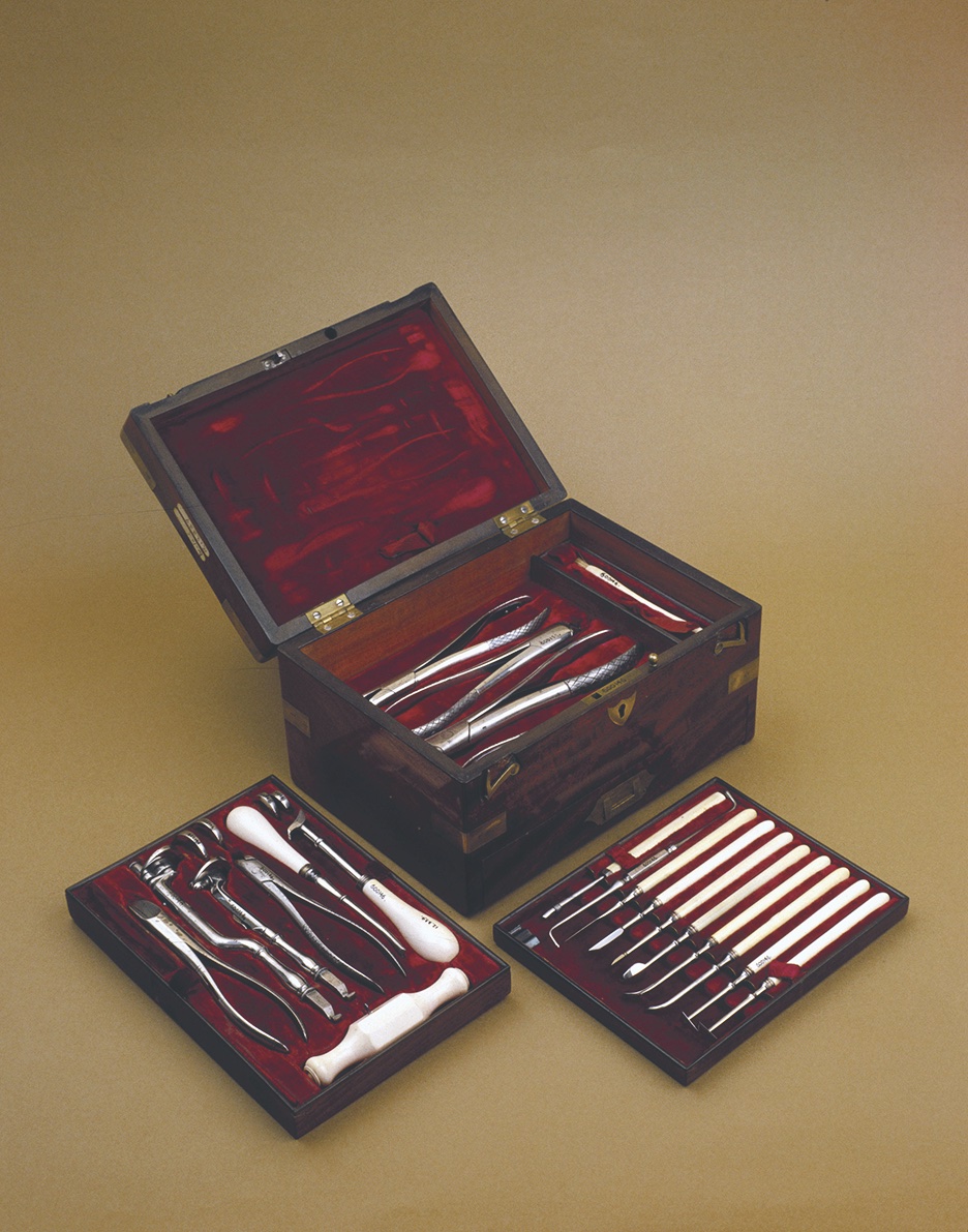 Dental kits sometimes came in velvet-lined mahogany chests, such as the one shown above. (SSPL/UIG/Bridgeman Images)