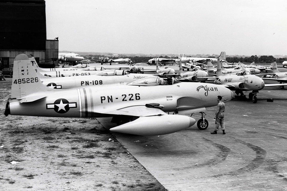 P-80s of the 416th Fighter Group gather at D.C.’s Washington National Airport after having flown the first transcontinental jet mission in 1946. (U.S. Air Force)