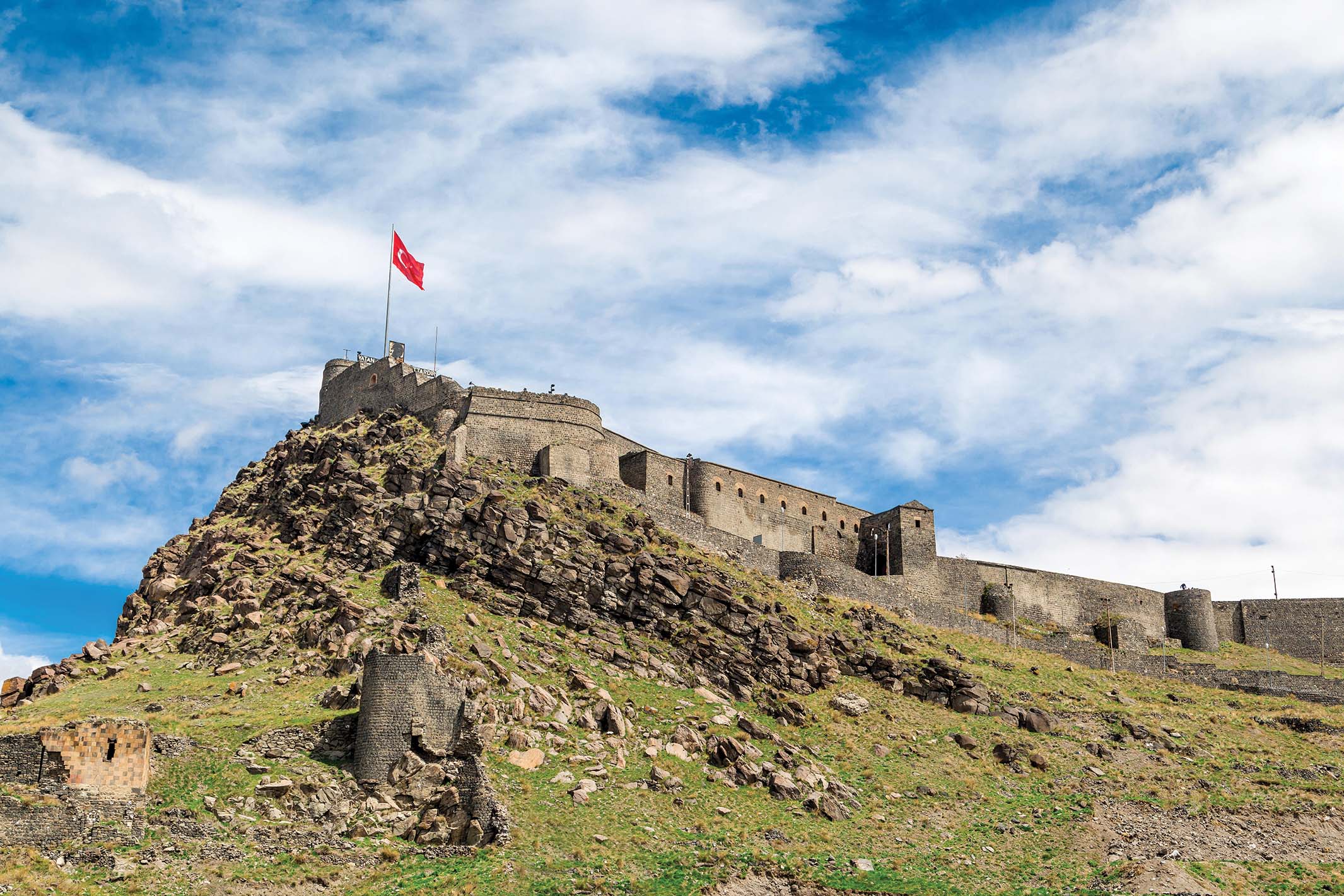 Though Kars fortress is a popular destination among foreign tourists, its contentious history remains a bitter pill for Armenians to swallow. / Ekin Yalgin (Alamy stock photo)