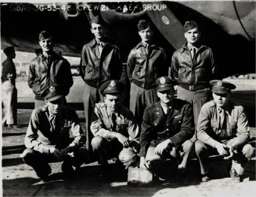 The crew of the "Murder, Inc." Williams can be seen kneeling second from left. (The American Air Museum in Britain)