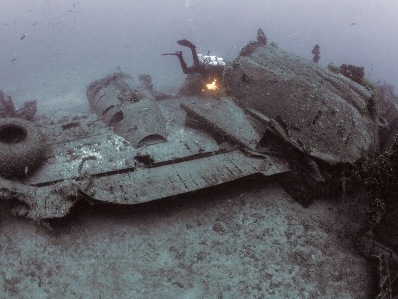 ww2-b52-wreck-underwater