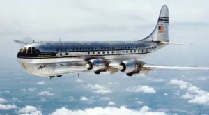 boeing-377-stratocruiser-filght