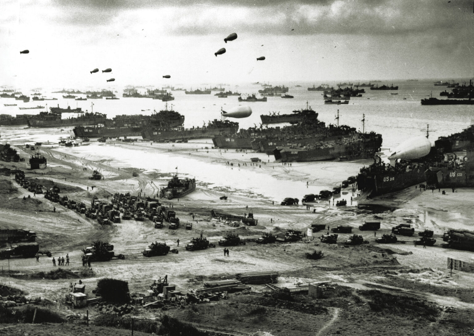 6 juin 44 - Page 2 Allied-landing-normandy-ww2-scaled-1536x1091