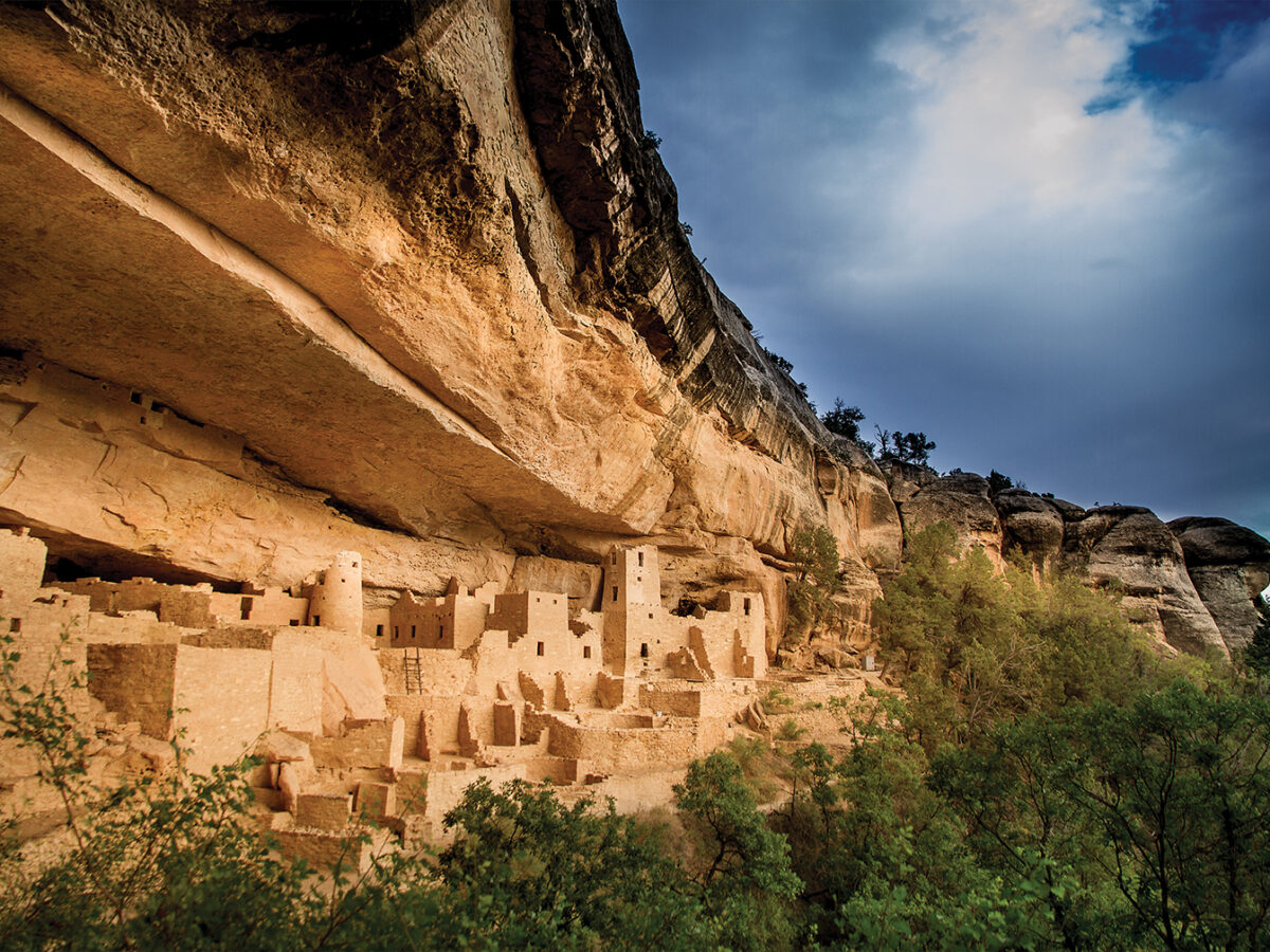 Photo of a sweeping view of the Mesa Verde settlement.