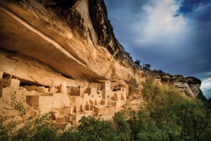 Photo of a sweeping view of the Mesa Verde settlement.