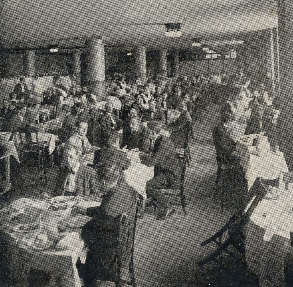 Stereographic view of the Sears, Roebuck & Co. diningroom.