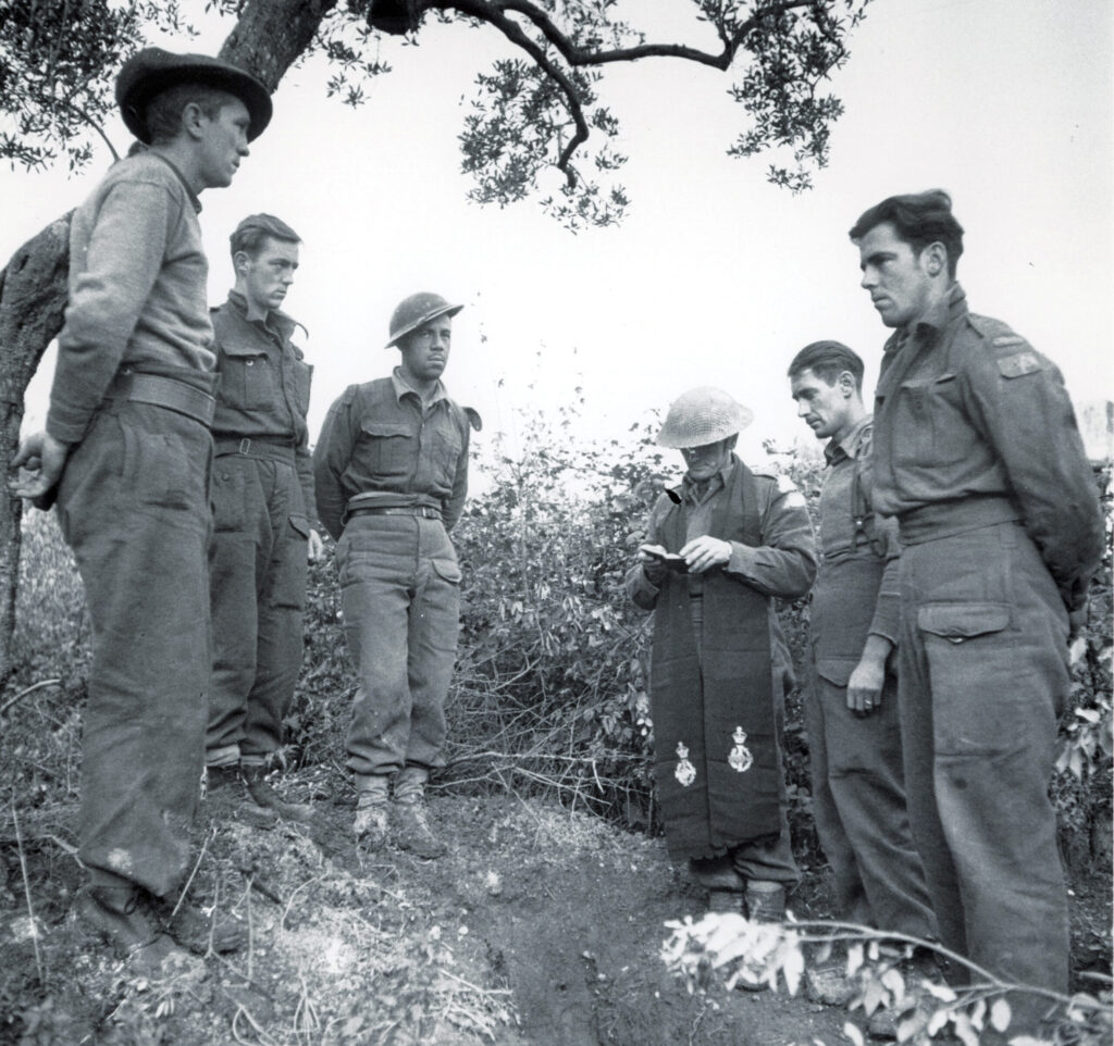 ww2-italy-burial-allied-canada