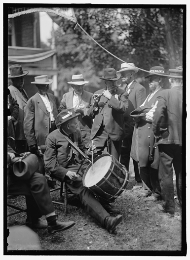 Reunion of G.A.R. and U.C.V. at Gettysburg in 1913. Library of Congress.