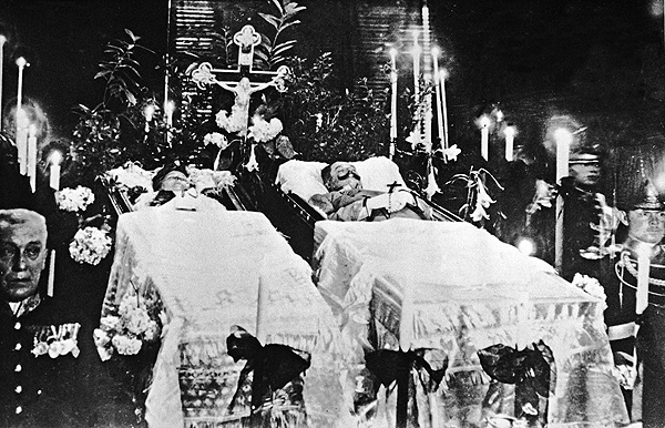 The bodies of Austrian Archduke Franz Ferdinand and wife Sophie lie in state in Vienna's Hofburg Palace just days after their June 1914 assassination in Sarajevo. The murders would spark a world war. (Photos here and on home page: AKG-Images)