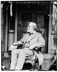 Lee posed right after Lincoln’s death, perhaps in an effort to introduce a sense of calm to a volatile time. (Mathew Brady/Library of Congress)