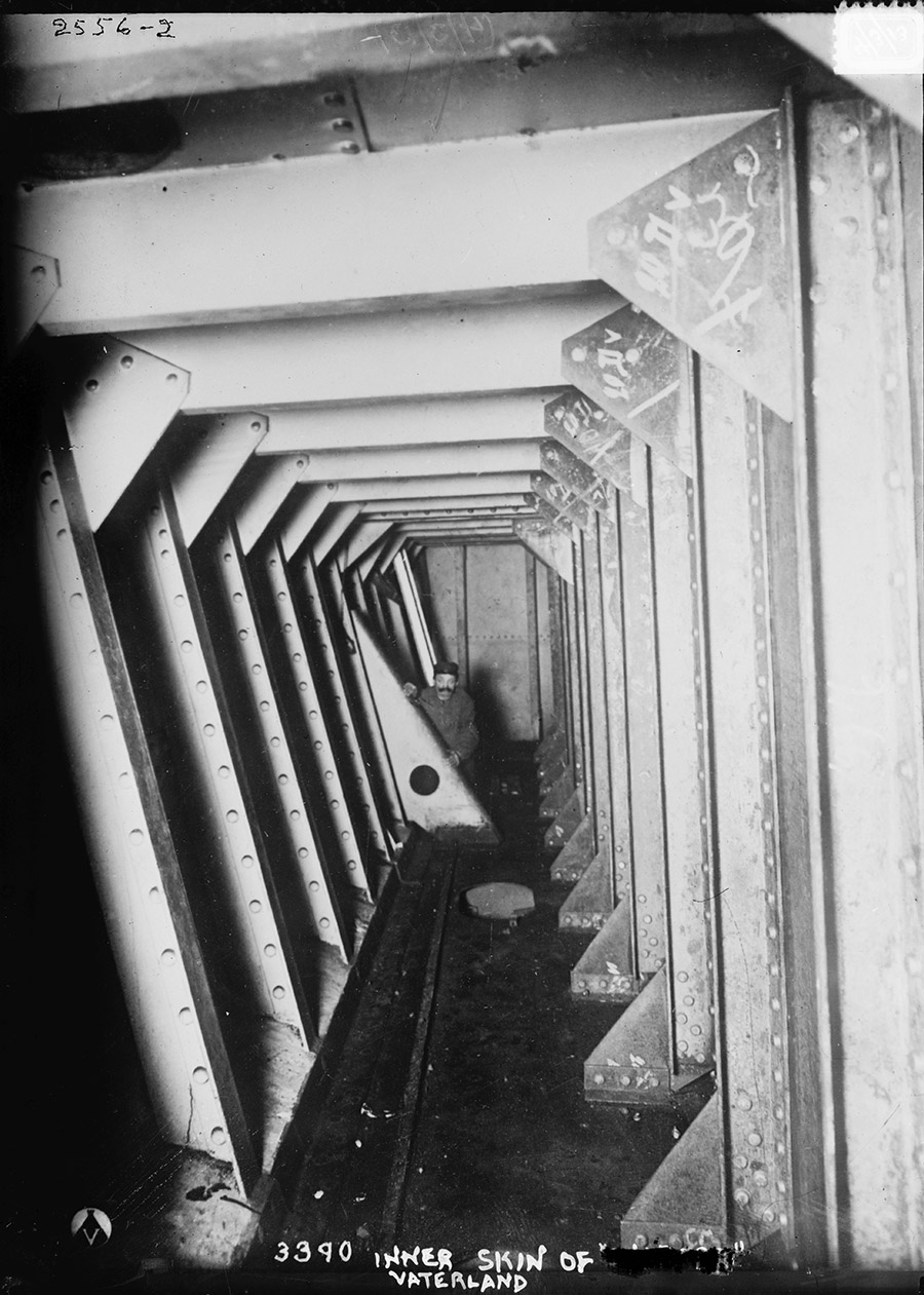 A view of Vaterland’s interior structure beneath the outer skin. (Library of Congress)