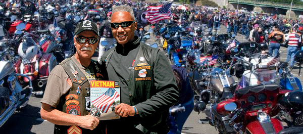 Ray Manzo (left) and Master Sgt. Rob Wilkins, U.S. Air Force (ret.), board of directors, Rolling Thunder, Washington, D.C. Inc.